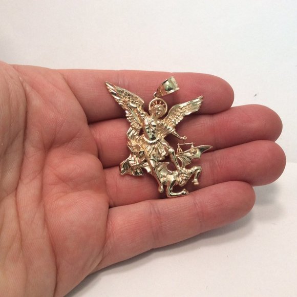 10k Gold Saint Michael Archangel and Devil Pendant 10.5gr - Picture 7 of 8